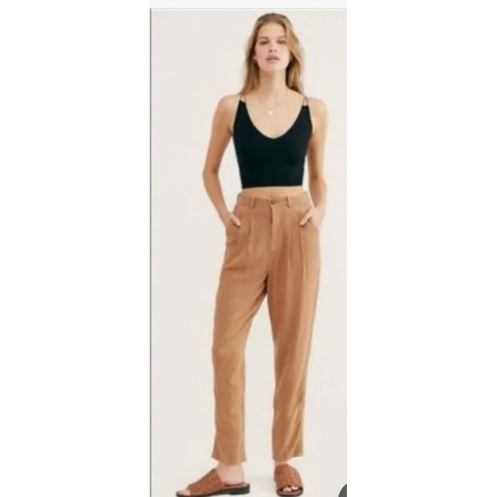 Free People We The Free Pleated Tapered Trousers‎ Camel High Rise Pants Size 29